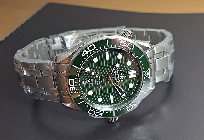 GREEN Omega Seamaster Diver 300M Co-Axial Wristwatch Ref. 210.30.42.20.10.001